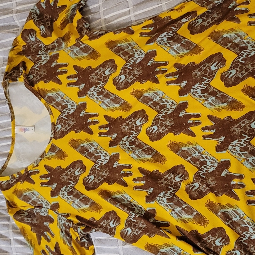 Small LuLaRoe perfect T